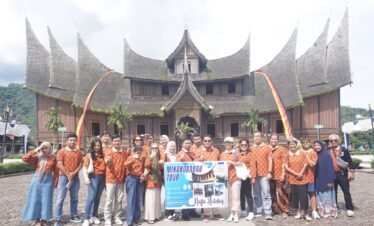 Tour Padang Bukittinggi